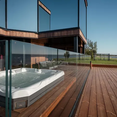 Luxury Villa *